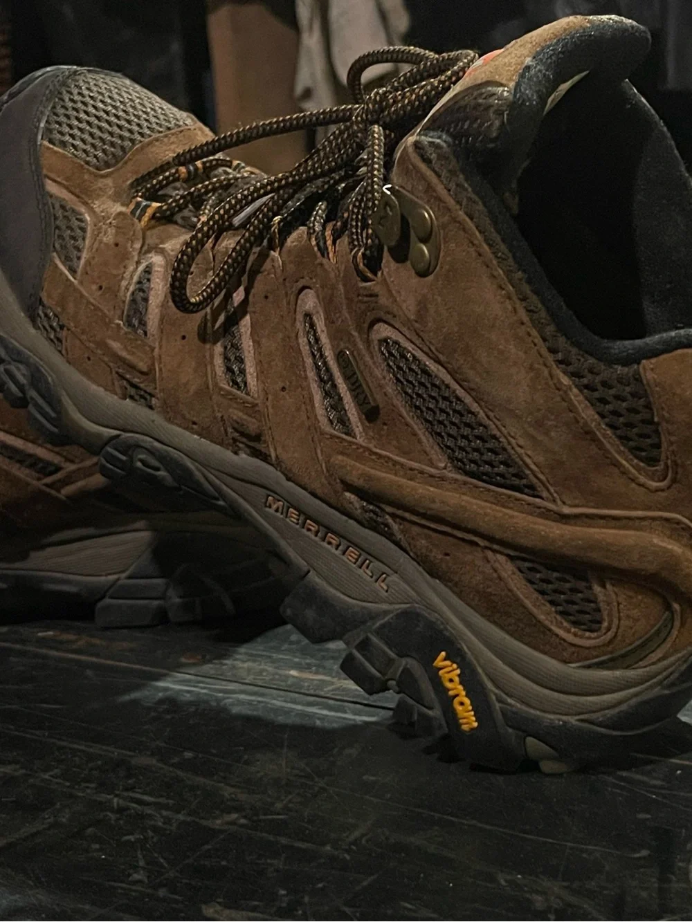 Merrell Moab 2 Mid Waterproof Hiking Boots Mens 8 Earth Brown Suede Outdoor